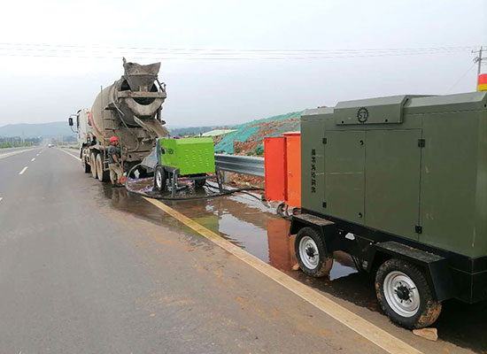 液壓泵送式混凝土濕噴機施工現場