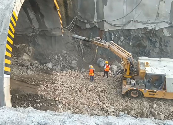 隧道混凝土噴射機械手施工視頻